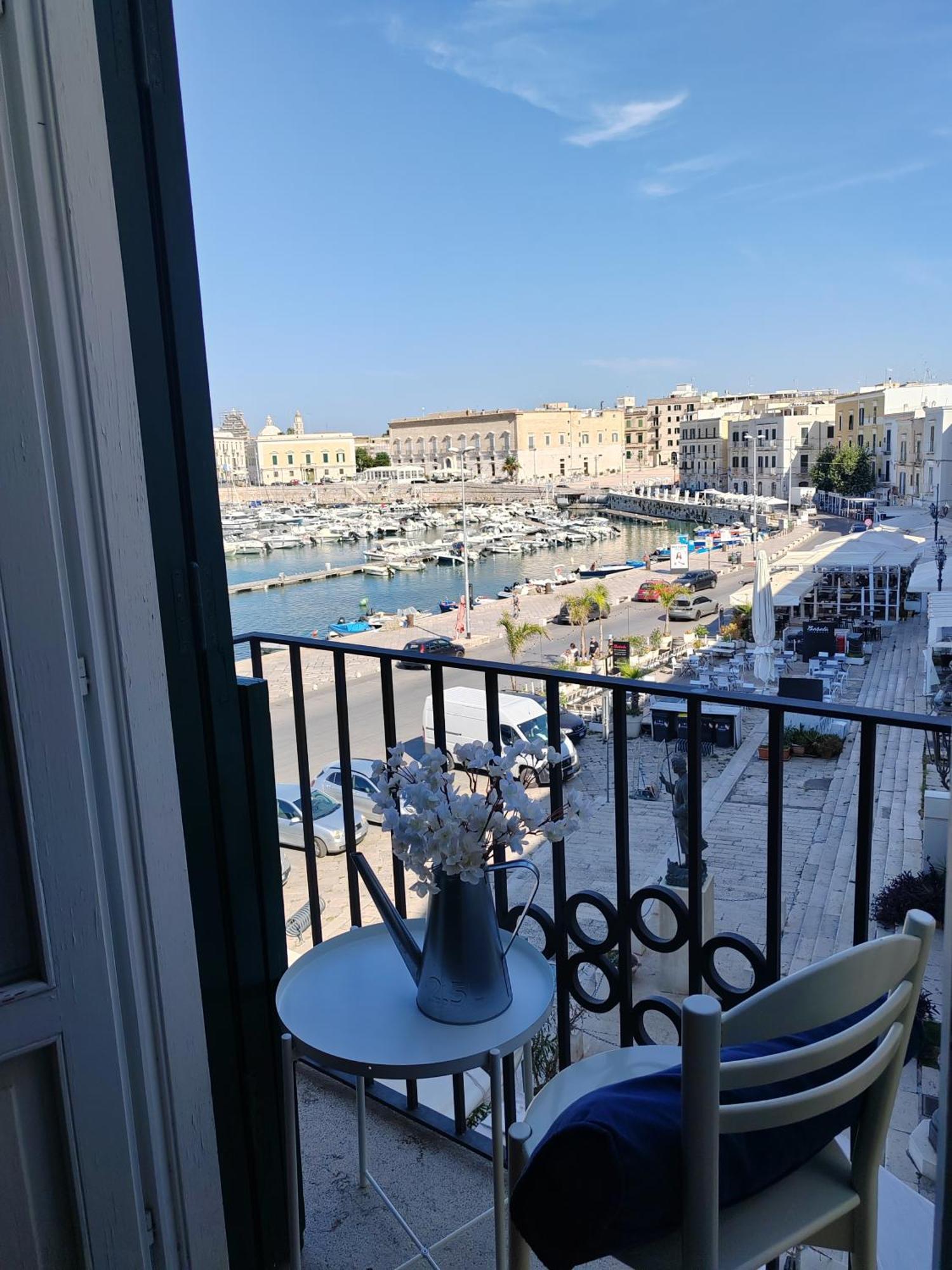 La Finestra Sul Porto Leilighet Trani Eksteriør bilde