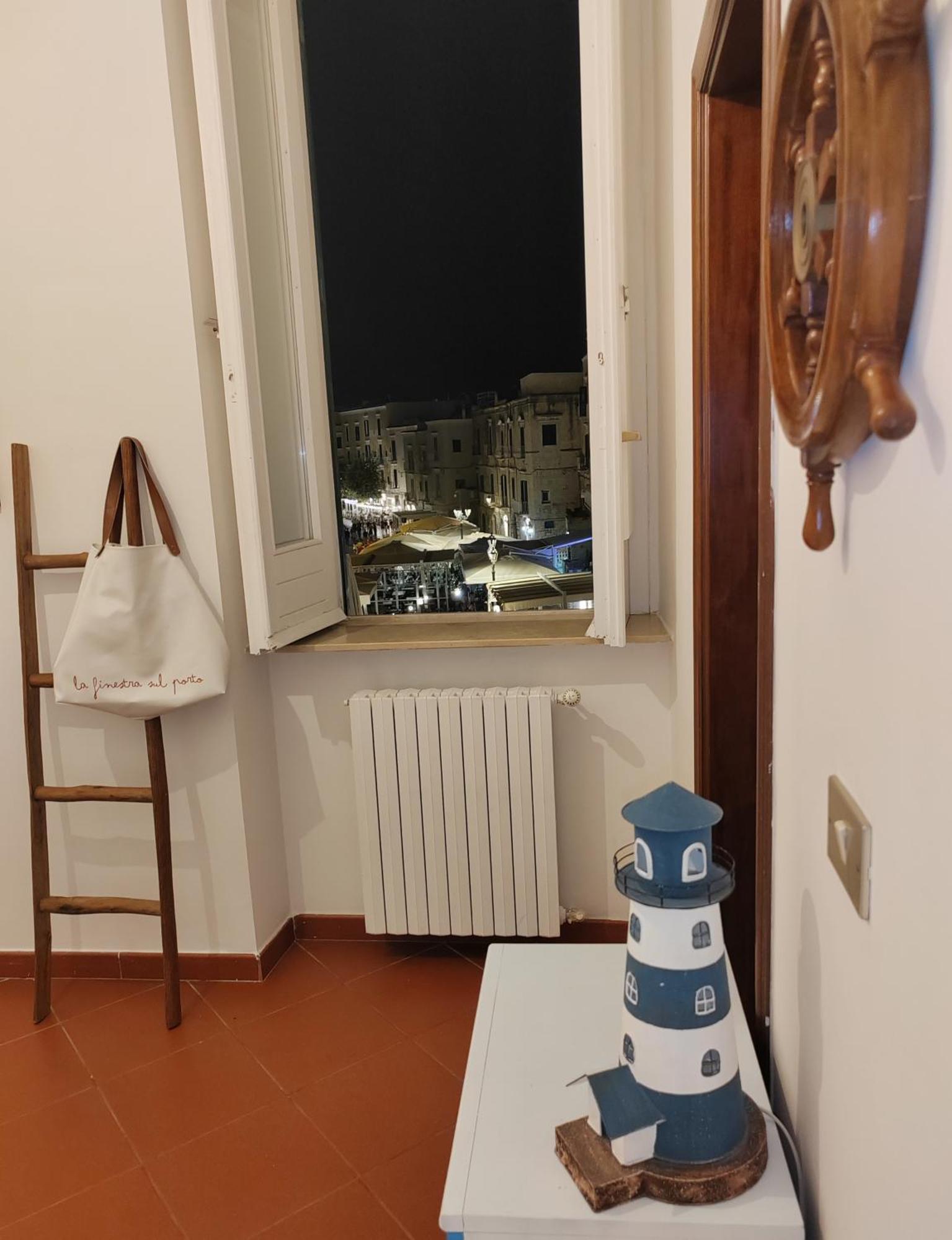 La Finestra Sul Porto Leilighet Trani Eksteriør bilde