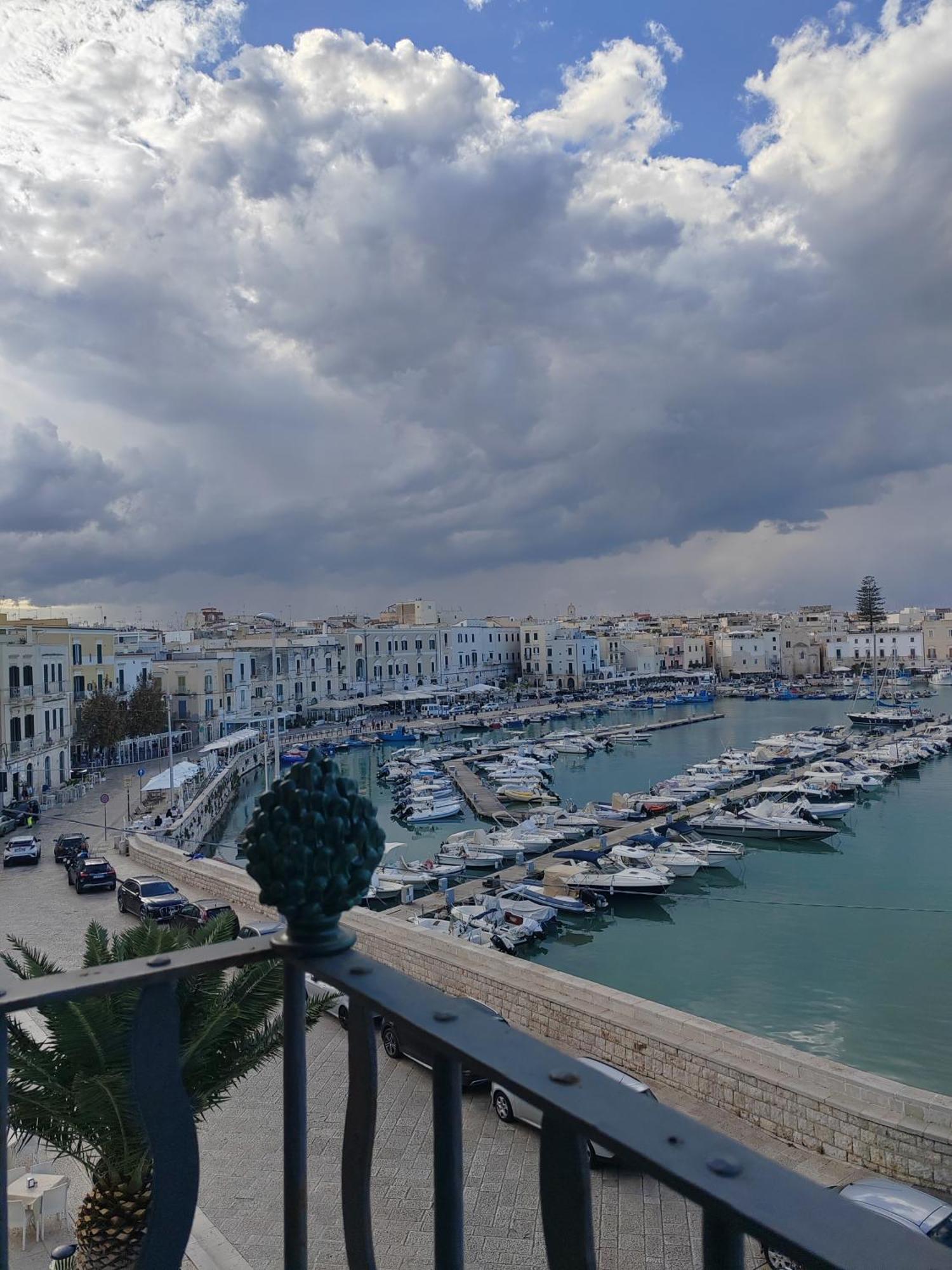 La Finestra Sul Porto Leilighet Trani Eksteriør bilde